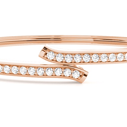 Runde Diamanten Pave gefasst in einem  Armreifen