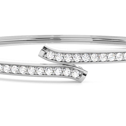 Runde Diamanten Pave gefasst in einem  Armreifen