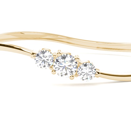 Runde Diamanten Krappen gefasst in einem Armreifen