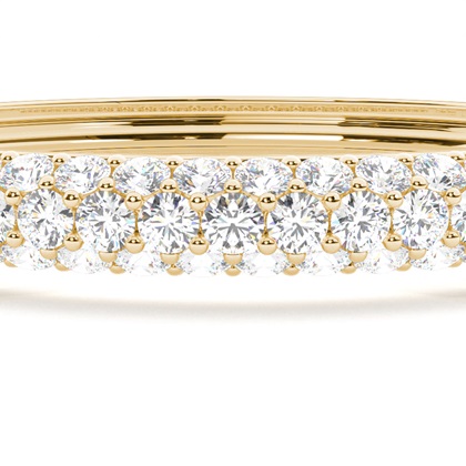 Runde Diamanten Krappen gefasst in einem Armreifen