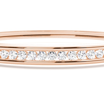 Runde Diamanten Kanal gefasst in einem Armreifen