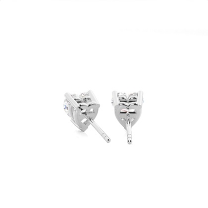 Diamant Ohrstecker in einer Krappenfassung