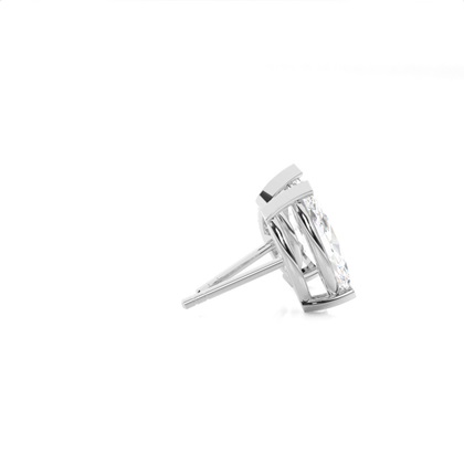 Diamant Ohrstecker in einer Krappenfassung