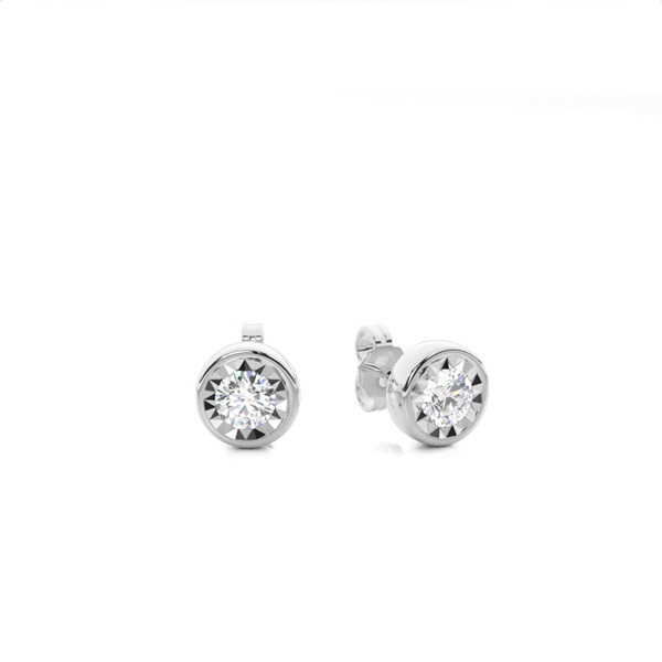 Illusion Plate Prong Setting Round Stud Diamond Earrings