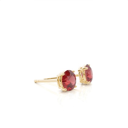 Prong Setting Garnet Stud Earrings