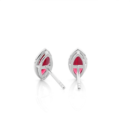 Rubin-Ohrstecker in Zargenfassung