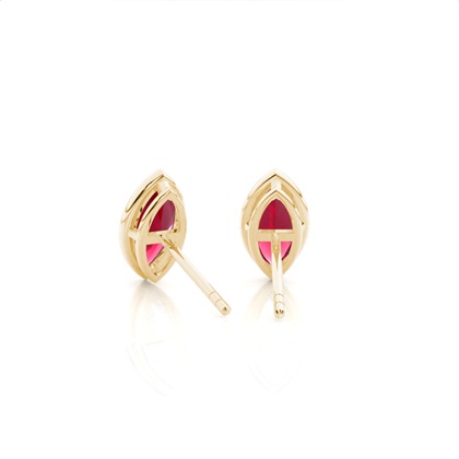 Rubin-Ohrstecker in Zargenfassung