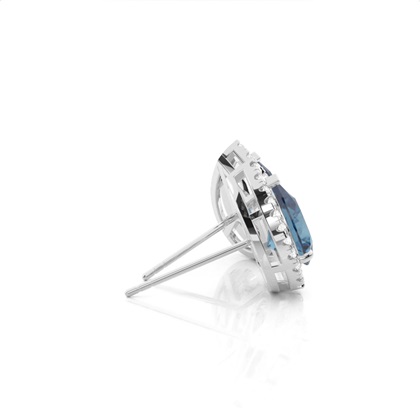 Halo-Blau Topas-Ohrring in einer Krappenfassung