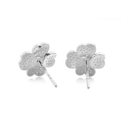 Prong Setting Round Diamond Flower Stud Earrings