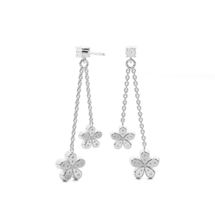 Prong Setting Round Diamond Designer Earrings