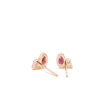 Ziehrlicher Rubin-Ohrring in Diamanten-Cluster