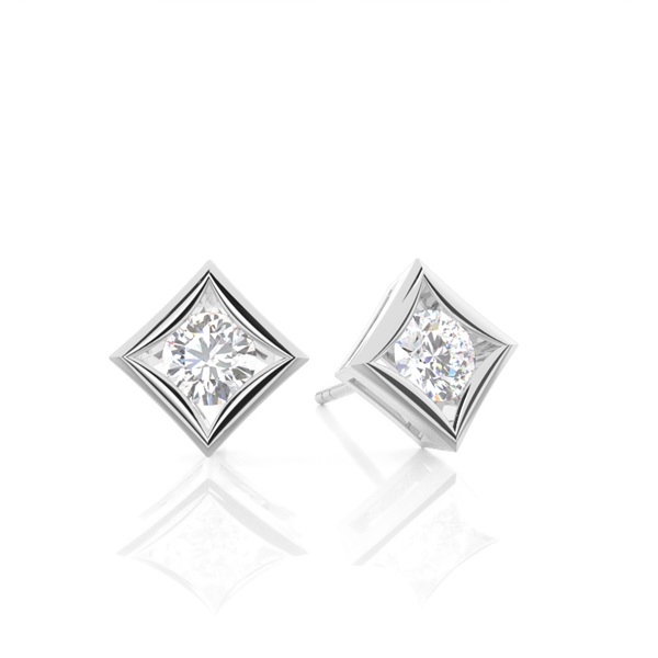 Metal accent Round Diamond Studs