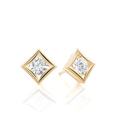 Metal accent Round Diamond Studs