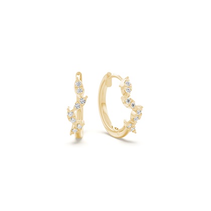 Round diamond zig-zag huggies earring