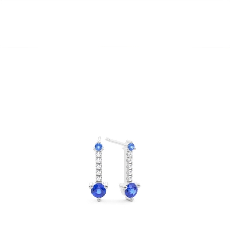 Zarte Everyday-Ohrstecker mit runden blauen Saphiren und Diamanten