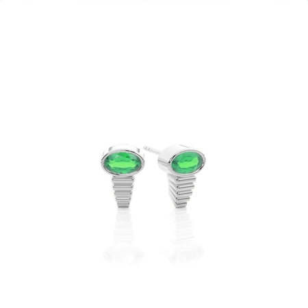 Zarte Ohrstecker mit ovalen Smaragden