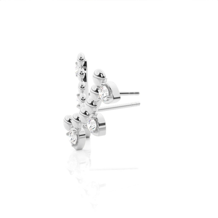 Zarte Diamant-Ohrstecker mit Perlmuster