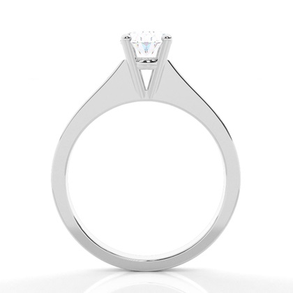 Medium Moissanite Verlobungsring in einer Krappenfassung