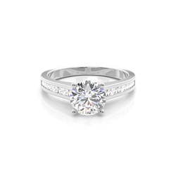 Diamant Verlobungsring in einer Krappenfassung mit medium Schulter Diamanten