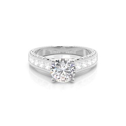 Diamant Verlobungsring in einer Krappenfassung mit großen Schulter Diamanten
