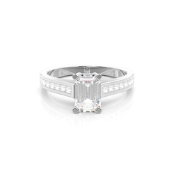 Diamant Verlobungsring in einer Krappenfassung mit medium Schulter Diamanten