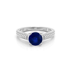 Medium Blauer Saphir Verlobungsring In Einer Krappenfassung