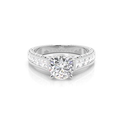 Diamant Verlobungsring in einer Krappenfassung mit großen Schulter Diamanten