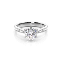 Diamantring in einer Krappenfassung mit medium Schulter Diamanten