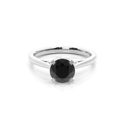 Schwarzer Diamant Verlobungsring dünn in einer 4er-Krappenfassung
