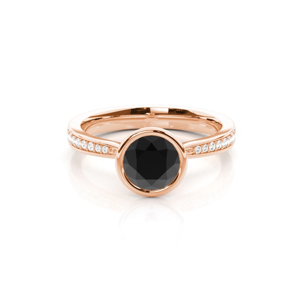 Schwarzer Diamant Verlobungsring medium mit Seitensteinen in einer Zargenfassung