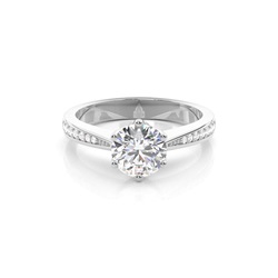 Diamantring in einer Krappenfassung mit medium Schulter Diamanten