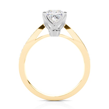 Diamantring in einer Krappenfassung mit dünnen Schulter Diamanten