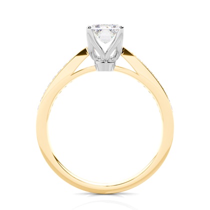 Diamantring in einer Krappenfassung mit dünnen Schulter Diamanten