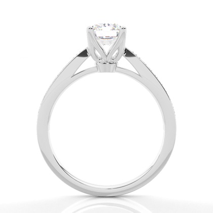 Diamantring in einer Krappenfassung mit dünnen Schulter Diamanten