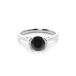 Schwarzer Diamant Verlobungsring dünn in einer Halbzargenfassung