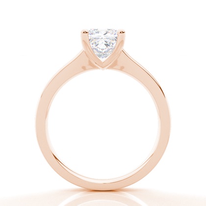 Dünner Moissanit Verlobungsring in einer Krappenfassung