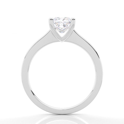 Dünner Moissanit Verlobungsring in einer Krappenfassung