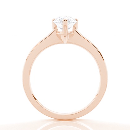 Dünner Moissanit Verlobungsring in einer Krappenfassung