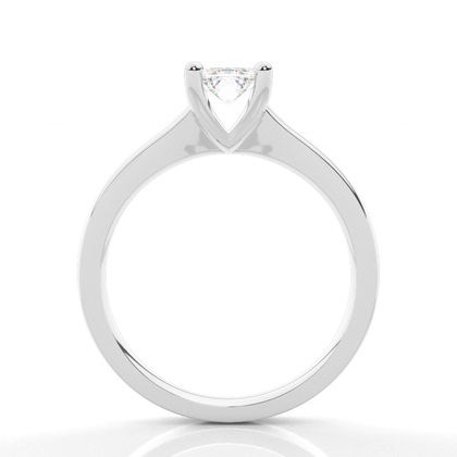 Dünner Moissanit Verlobungsring in einer Krappenfassung