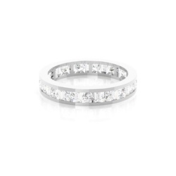 Eternity Diamant Ring in einer Kanalfassung