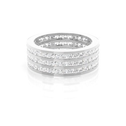 Eternity Diamant Ring in einer Kanalfassung