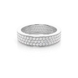 Eternity Diamant Ring in einer Pavefassung