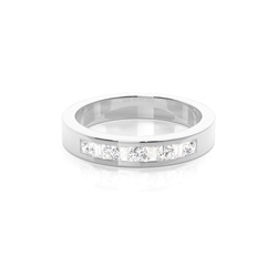 Halb Eternity Diamant Ring in einer Kanalfassung