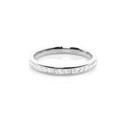 Halb Eternity Diamant Ring in einer Pavefassung