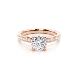 Diamant Verlobungsring in einer Krappenfassung mit Schulter Diamanten