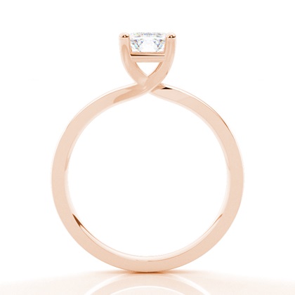 Moissanit ring in einer Krappenfassung