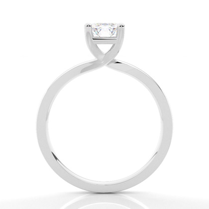 Moissanit ring in einer Krappenfassung