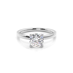 Diamantenring in einer Krappenfassung