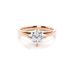 Diamantenring in einer Krappenfassung