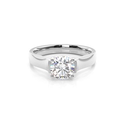 Diamantenring in einer Krappenfassung